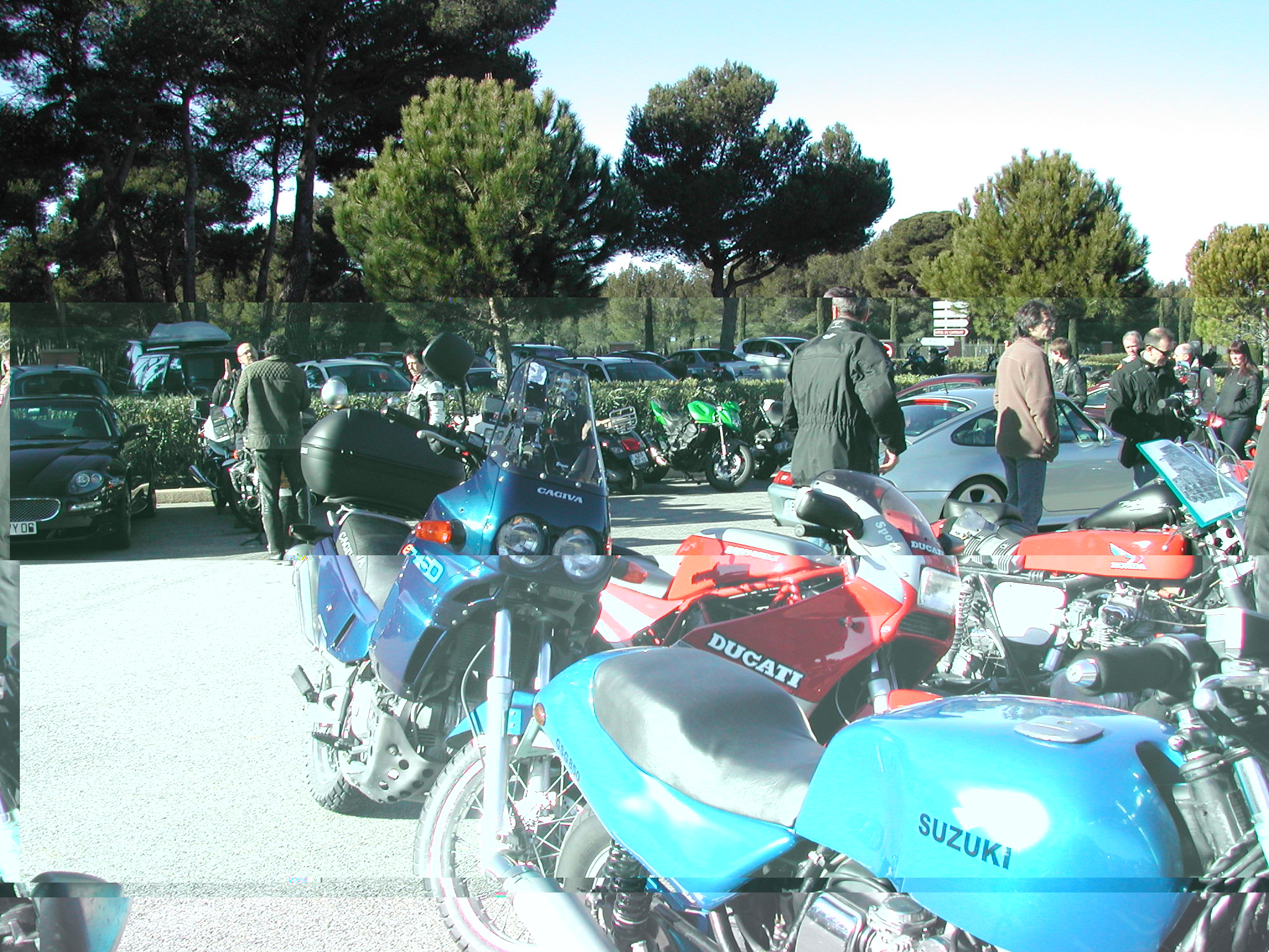 ma bleue à cote du joujou de oggy84